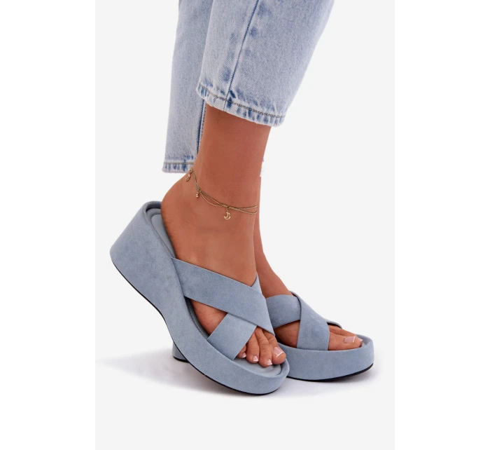 Dámské nazouváky na platformě z eko semiše modré Calorine Dámské nazouváky na platformě z eko semiše modré Calorine