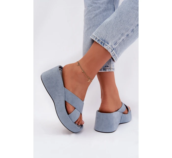 Dámské nazouváky na platformě z eko semiše modré Calorine Dámské nazouváky na platformě z eko semiše modré Calorine