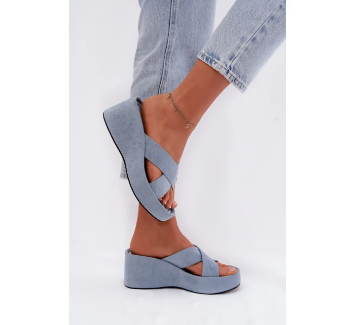 Dámské nazouváky na platformě z eko semiše modré Calorine Dámské nazouváky na platformě z eko semiše modré Calorine