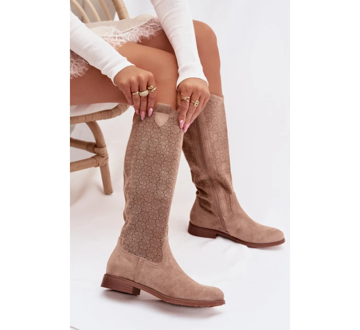 Dámské kozačky s krajkovým vzorem na plochém podpatku S.Barski HY61-8022 Béžové Dámské kozačky s krajkovým vzorem na plochém podpatku S.Barski HY61-8022 Béžové