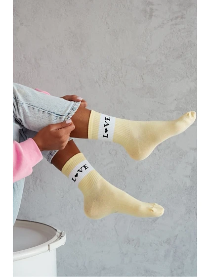 Dámské bavlněné ponožky LOVE Žluté Dámské bavlněné ponožky LOVE Žluté