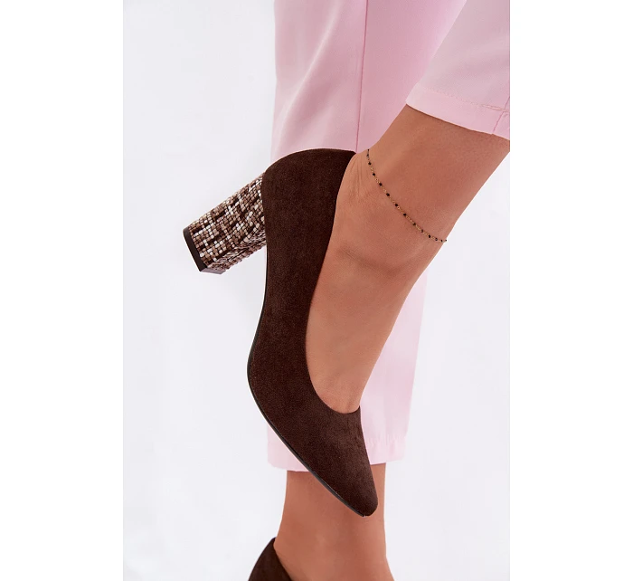 Lodičky z eko semiše na sloupku Hnědé model 22091812 - SERGIO LEONE Lodičky z eko semiše na sloupku Hnědé model 22091812 - SERGIO LEONE