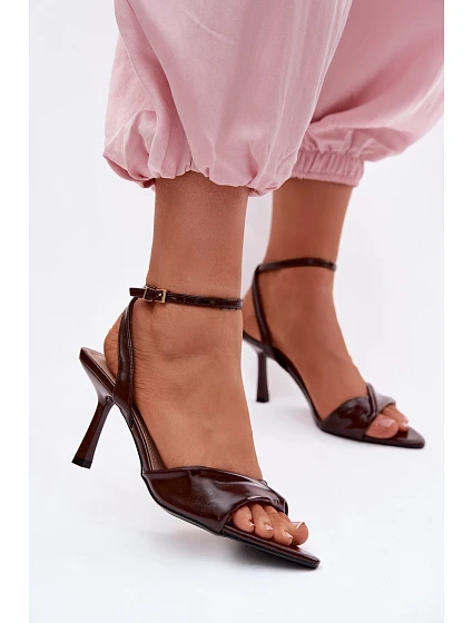 Dámské sandály na podpatku z eko kůže čokoládové model 22092106 - Boto