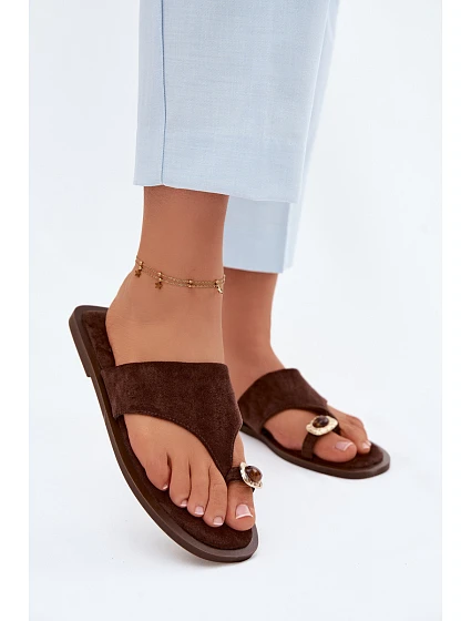 Dámské ploché žabky s ozdobným detailem Čokoládové Fedira Dámské ploché žabky s ozdobným detailem Čokoládové Fedira