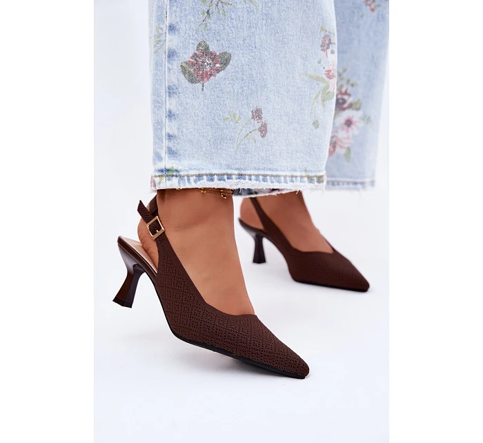 Materiálové sandály na podpatku čokoládové Delessa Materiálové sandály na podpatku čokoládové Delessa