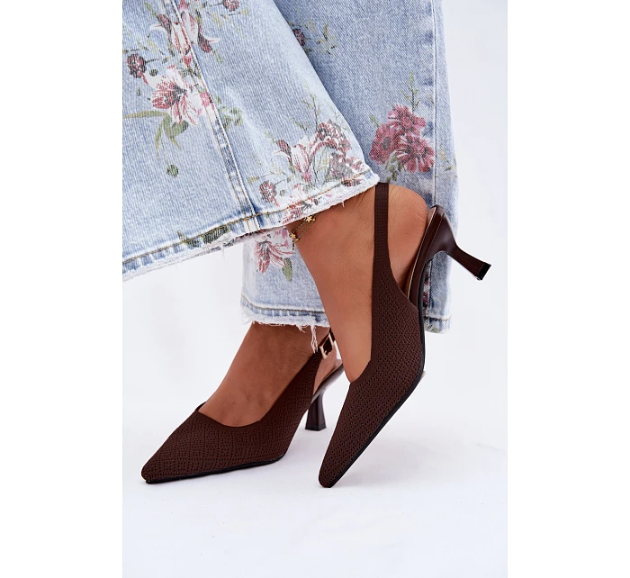 Materiálové sandály na podpatku čokoládové Delessa Materiálové sandály na podpatku čokoládové Delessa