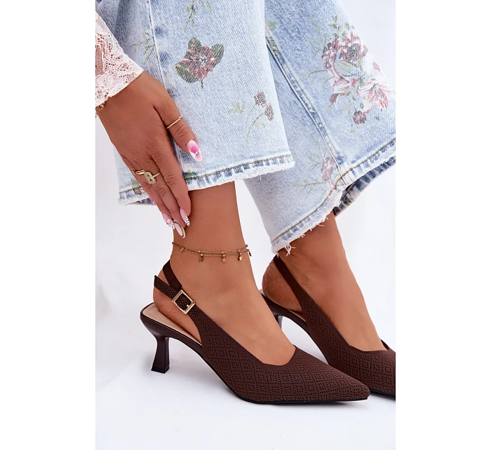 Materiálové sandály na podpatku čokoládové Delessa Materiálové sandály na podpatku čokoládové Delessa