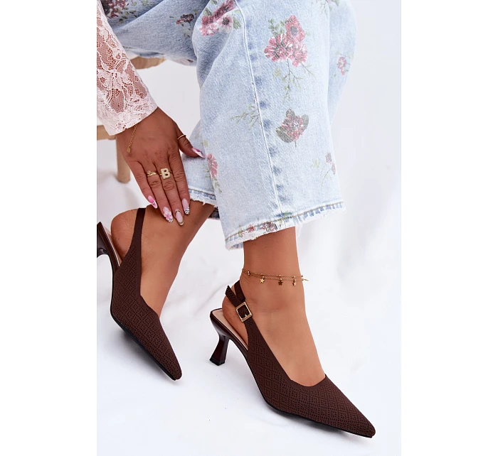 Materiálové sandály na podpatku čokoládové Delessa Materiálové sandály na podpatku čokoládové Delessa