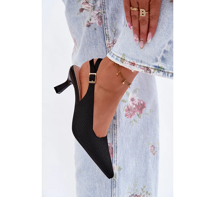 Materiálové sandály na podpatku černé Delessa Materiálové sandály na podpatku černé Delessa