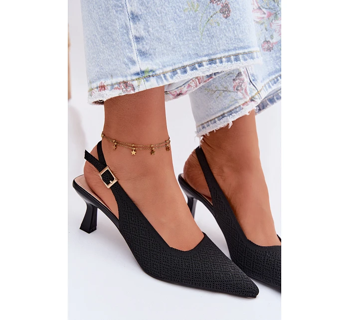 Materiálové sandály na podpatku černé Delessa Materiálové sandály na podpatku černé Delessa