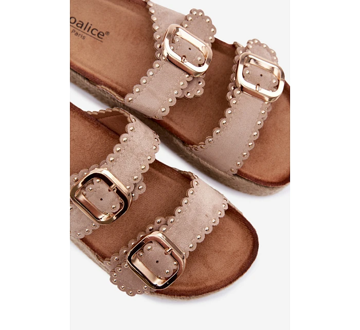 Dámské nazouváky na platformě s pletením zlaté přezky a cvočky béžové Dámské nazouváky na platformě s pletením zlaté přezky a cvočky béžové