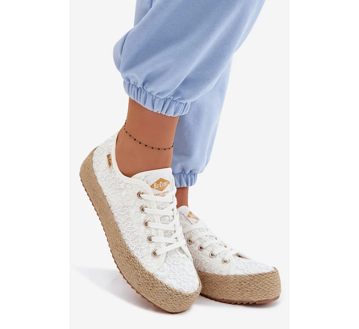 Krajkové tenisky espadrilky na platformě Lee Cooper LCW-26-31-4326 Bílé Krajkové tenisky espadrilky na platformě Lee Cooper LCW-26-31-4326 Bílé
