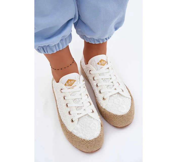 Krajkové tenisky espadrilky na platformě Lee Cooper LCW-26-31-4326 Bílé Krajkové tenisky espadrilky na platformě Lee Cooper LCW-26-31-4326 Bílé