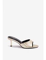Sandály z umělé kůže na jehlovém podpatku Zlaté Melissea
