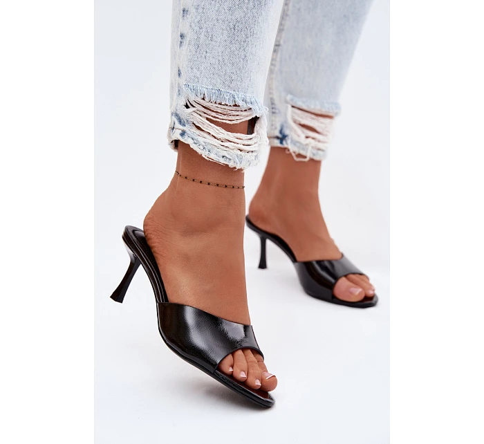 Sandály z umělé kůže na jehlovém podpatku Zlaté Melissea Sandály z umělé kůže na jehlovém podpatku Zlaté Melissea