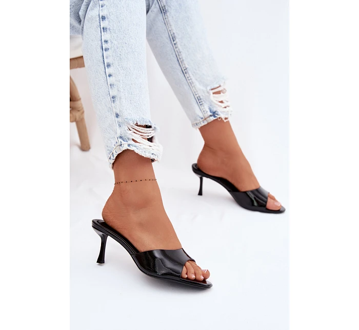 Sandály z umělé kůže na jehlovém podpatku Zlaté Melissea Sandály z umělé kůže na jehlovém podpatku Zlaté Melissea