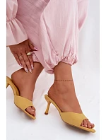 Žabky z umělého semiše na podpatku Žluté Melissea