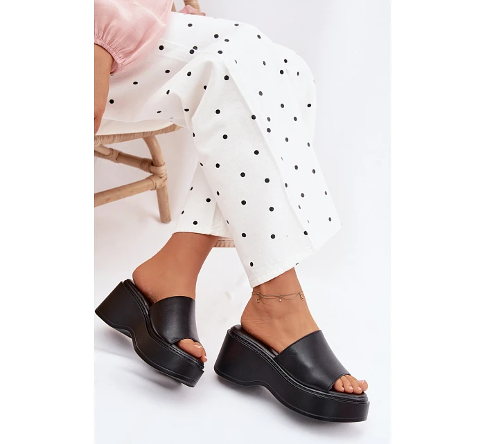 Dámské nazouváky na platformě Černé Virelia Dámské nazouváky na platformě Černé Virelia