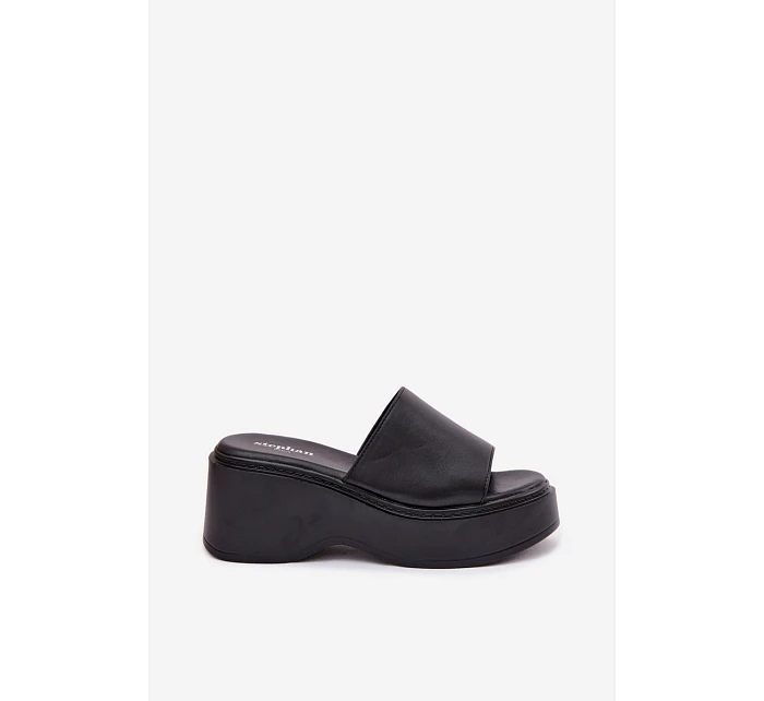 Dámské nazouváky na platformě Černé Virelia Dámské nazouváky na platformě Černé Virelia