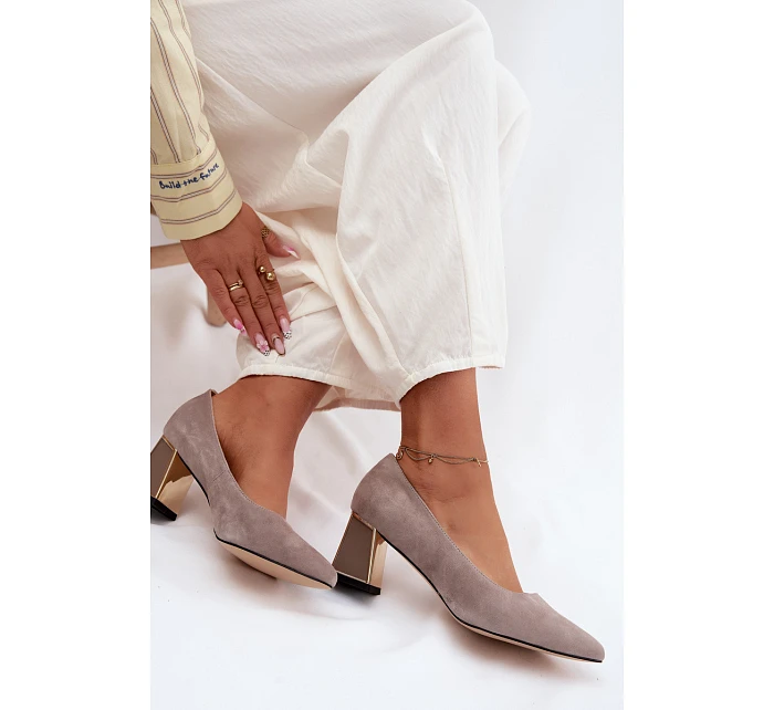 Lodičky z přírodního semiše na podpatku Vinceza Béžové Lodičky z přírodního semiše na podpatku Vinceza Béžové