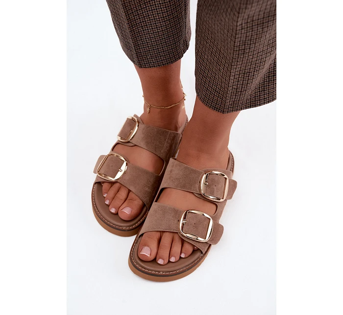 Dámské nazouváky z imitace semiše se zlatými přezkami Khaki Averia Dámské nazouváky z imitace semiše se zlatými přezkami Khaki Averia