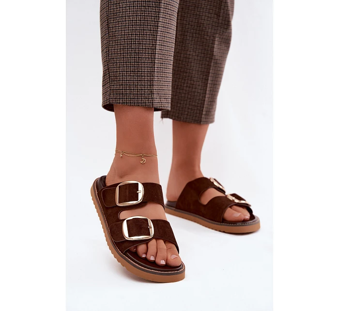 Dámské pantofle z imitace semiše se zlatými přezkami čokoládové Averia Dámské pantofle z imitace semiše se zlatými přezkami čokoládové Averia