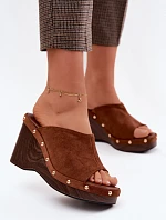 Dámské sandály na platformě z imitace semiše zlaté spony Camel Norvia