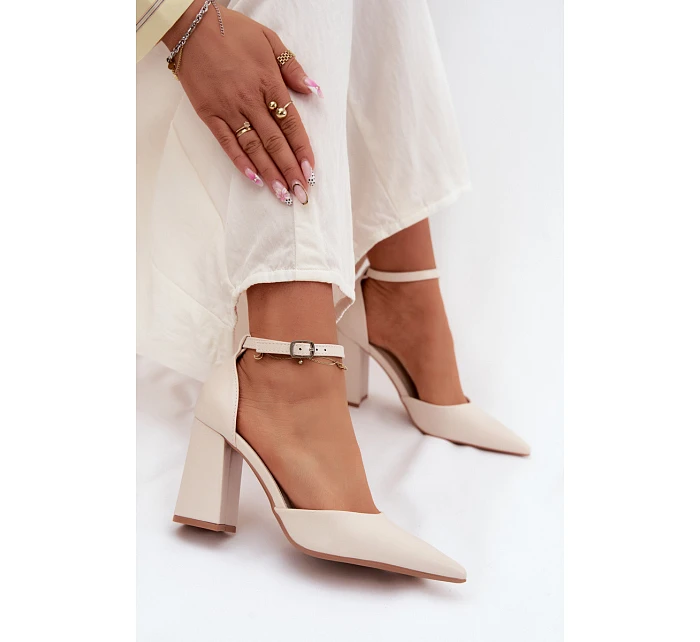 Lodičky na podpatku z imitace kůže světle béžové Selvra Lodičky na podpatku z imitace kůže světle béžové Selvra