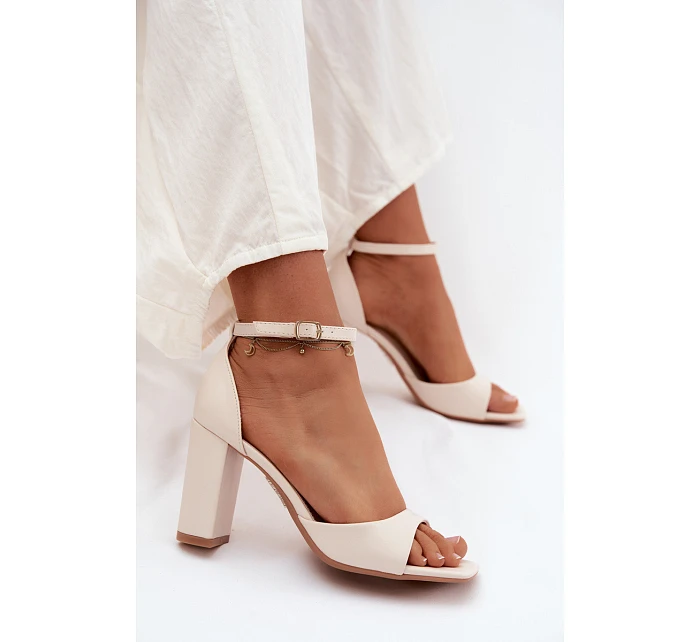 Dámské sandály na podpatku z imitace kůže světle béžové Melvra Dámské sandály na podpatku z imitace kůže světle béžové Melvra