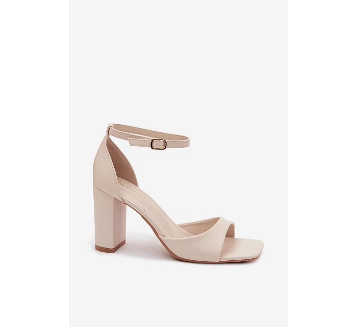 Dámské sandály na podpatku z imitace kůže světle béžové Melvra Dámské sandály na podpatku z imitace kůže světle béžové Melvra