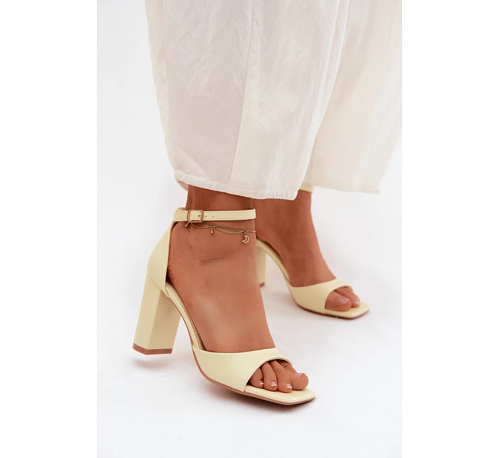 Dámské sandály na podpatku z umělé kůže žluté Melvra Dámské sandály na podpatku z umělé kůže žluté Melvra
