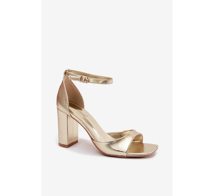 Dámské sandály na podpatku z umělé kůže zlaté Melvra Dámské sandály na podpatku z umělé kůže zlaté Melvra