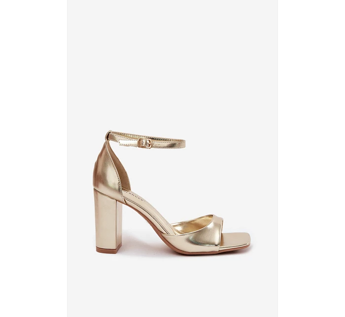 Dámské sandály na podpatku z umělé kůže zlaté Melvra Dámské sandály na podpatku z umělé kůže zlaté Melvra