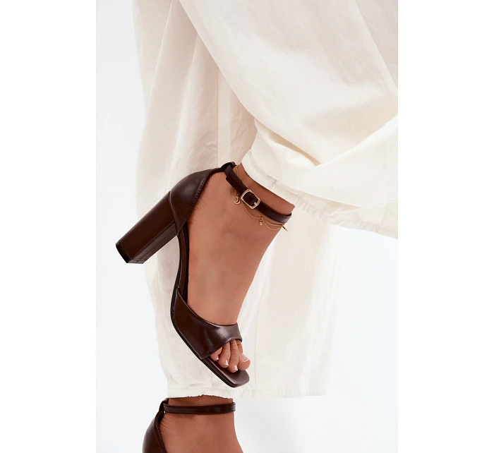 Dámské sandály na podpatku z umělé kůže čokoládové Melvra Dámské sandály na podpatku z umělé kůže čokoládové Melvra