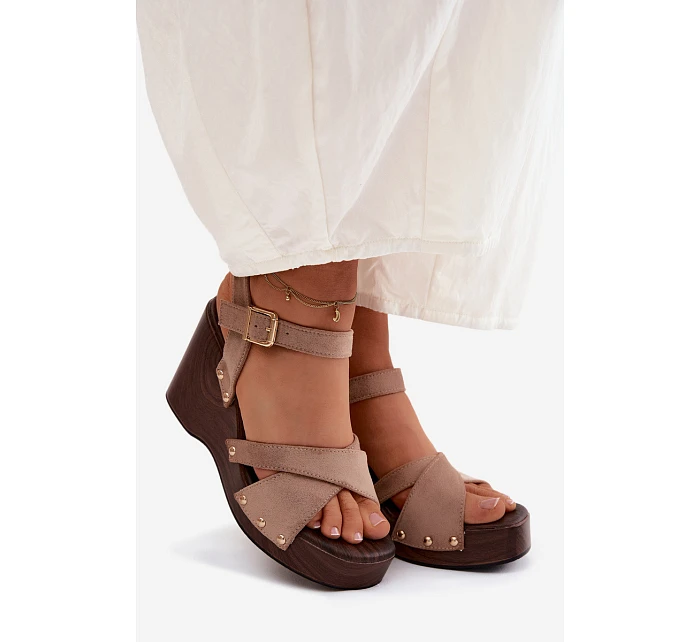 Dámské sandály na platformě se zlatými přezkami Béžové Velvra Dámské sandály na platformě se zlatými přezkami Béžové Velvra