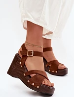 Dámské sandály na platformě se zlatými přezkami Camel Velvra