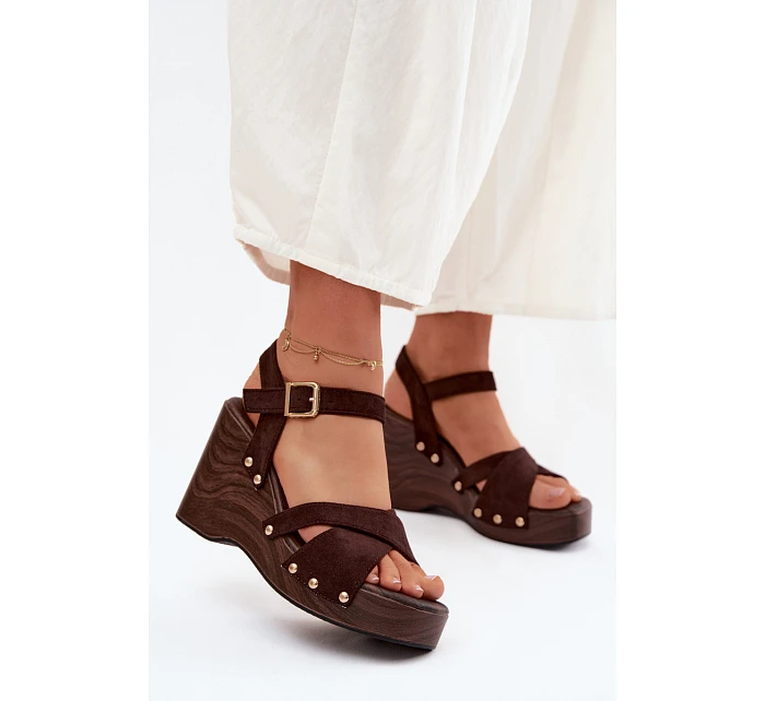 Dámské sandály na platformě se zlatými přezkami Čokoládové Velvra Dámské sandály na platformě se zlatými přezkami Čokoládové Velvra