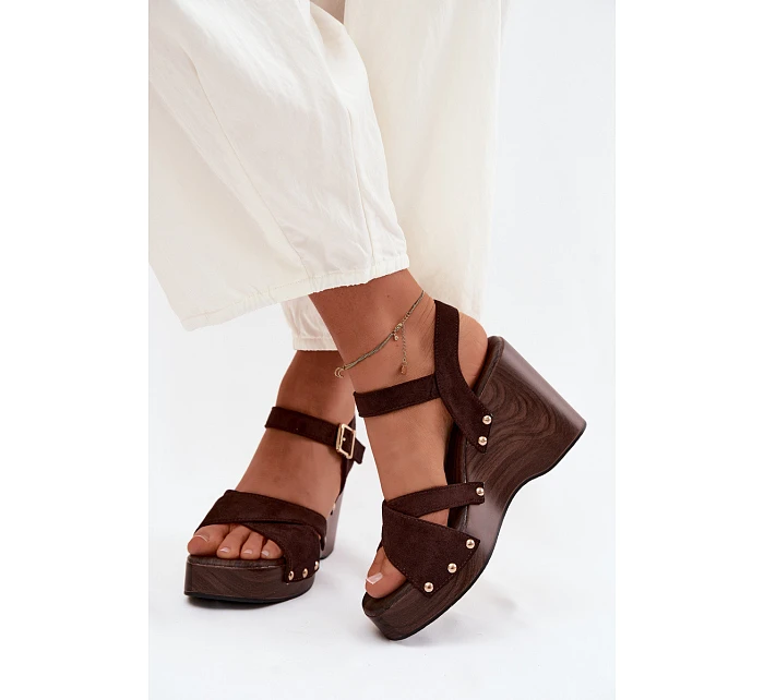 Dámské sandály na platformě se zlatými přezkami Čokoládové Velvra Dámské sandály na platformě se zlatými přezkami Čokoládové Velvra