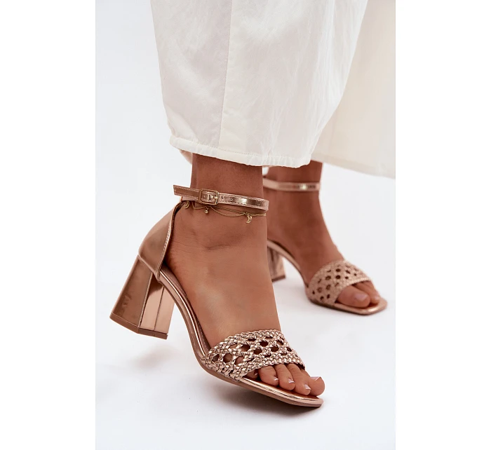 Dámské sandály na podpatku s pleteným vzorem šampaňské Felena Dámské sandály na podpatku s pleteným vzorem šampaňské Felena