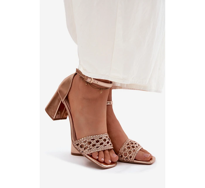 Dámské sandály na podpatku s pleteným vzorem šampaňské Felena Dámské sandály na podpatku s pleteným vzorem šampaňské Felena