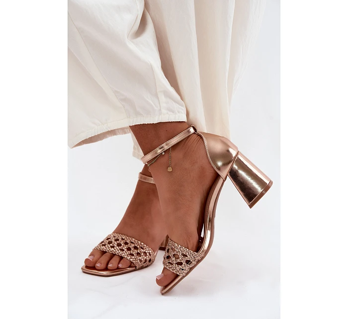Dámské sandály na podpatku s pleteným vzorem šampaňské Felena Dámské sandály na podpatku s pleteným vzorem šampaňské Felena