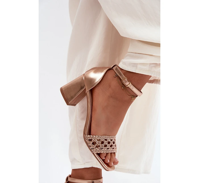 Dámské sandály na podpatku s pleteným vzorem šampaňské Felena Dámské sandály na podpatku s pleteným vzorem šampaňské Felena