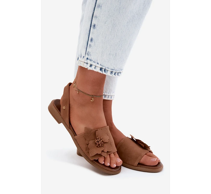 Kožené semišové sandály na nízkém podpatku s ozdobným květem Zazoo 407471 hnědé Kožené semišové sandály na nízkém podpatku s ozdobným květem Zazoo 407471 hnědé