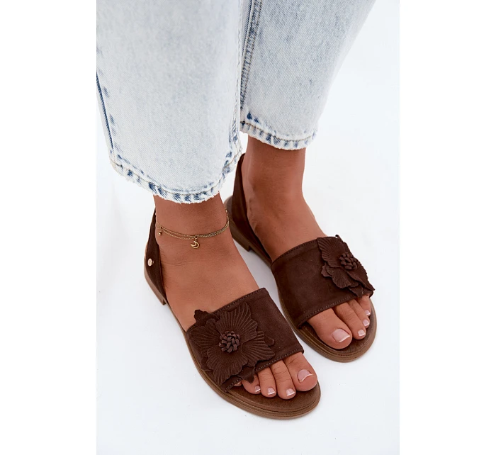 Kožené semišové sandály na nízkém podpatku s ozdobným květem Zazoo 407471 Čokoládové Kožené semišové sandály na nízkém podpatku s ozdobným květem Zazoo 407471 Čokoládové