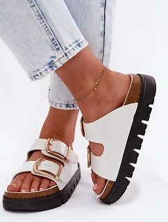 Lakované dámské pantofle Ploché se zlatými sponami Lee Cooper LCW-26-35-4460L bílé