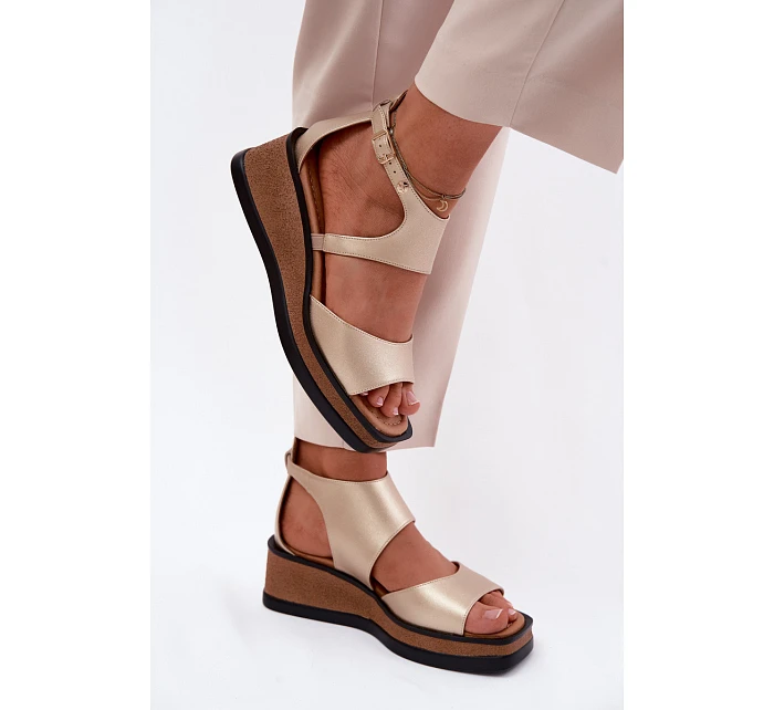 Kožené sandály na platformě Maciejka K7471-26 Zlaté Kožené sandály na platformě Maciejka K7471-26 Zlaté