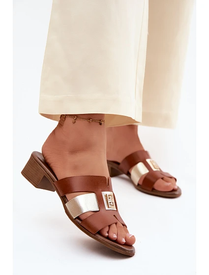 Kožené dámské sandály na podpatku Zazoo 40517 hnědé Kožené dámské sandály na podpatku Zazoo 40517 hnědé