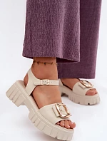 Kožené dámské sandály na platformě s přezkou Vinceza Béžové