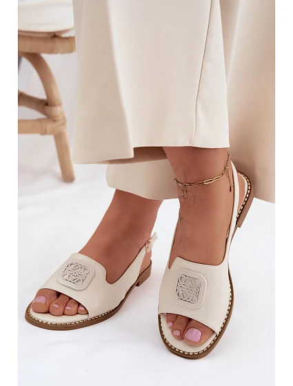 Dámské sandály na nízkém podpatku s ozdobou S.Barski KV61-6016 Krémové