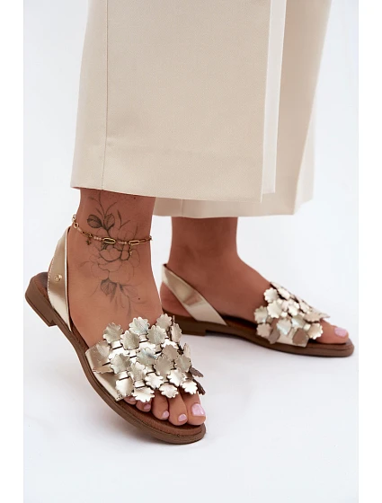 Kožené sandály na nízkém podpatku model 22136754 Zlato - Zazoo